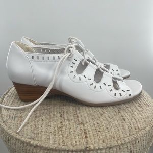 Bella vita Prescott wedge sandals  women’s size 10 Mint condition